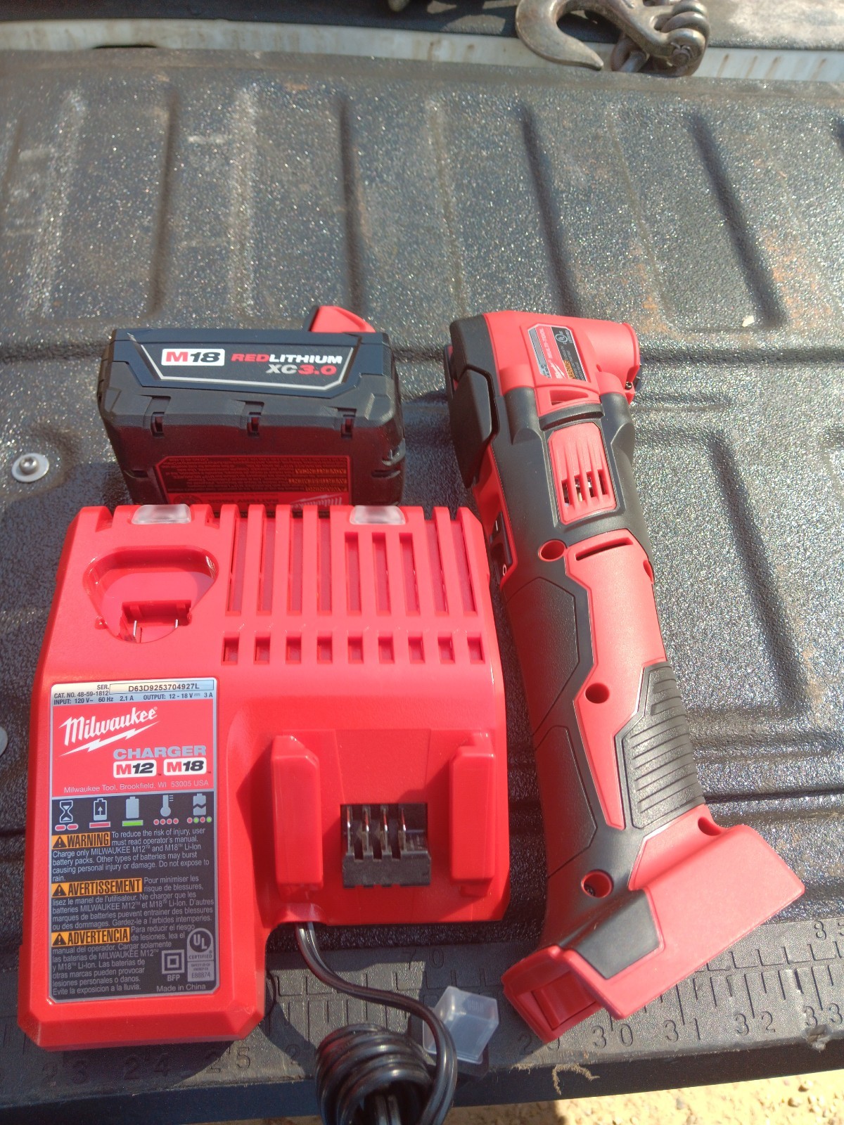 Milwaukee 18v, 2626-20, Multi-Tool Kit COMES WITH A M18 3.0AH XC BATTERY