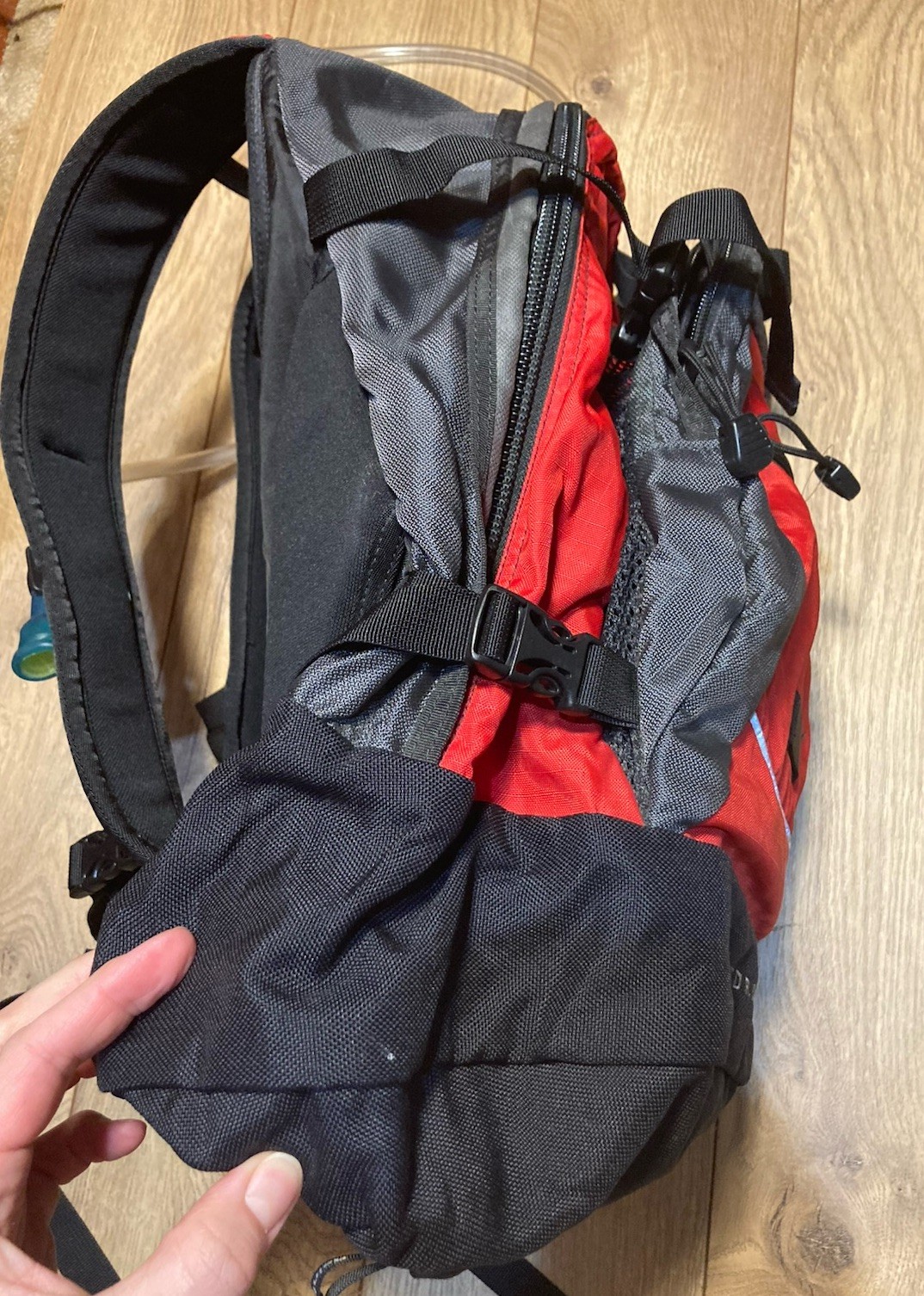 Ems Hydroplane Backpack Hiking & Water Bladder Straw With Rainfly Cover Pockets