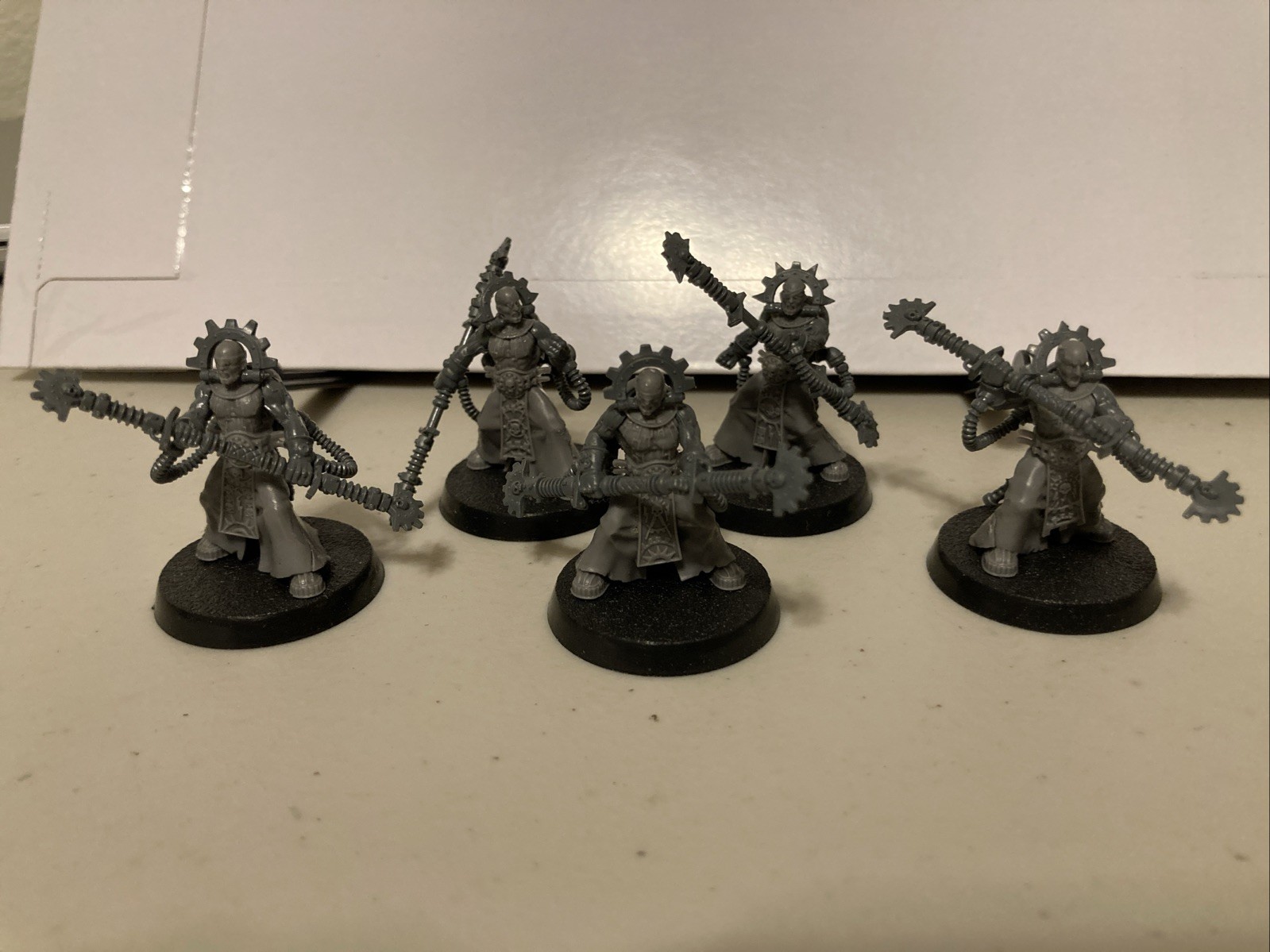 Warhammer 40k Adeptus Mechanicus Fulgurite Electro-Priests With Staff X5 Built