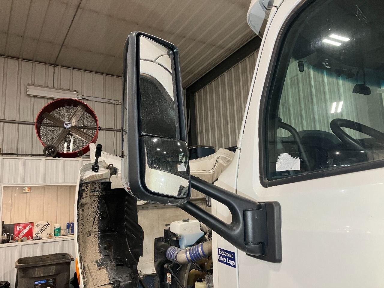 2013-2023 Peterbilt 579 POLY/CHROME Left/Driver Door Mirror - Used