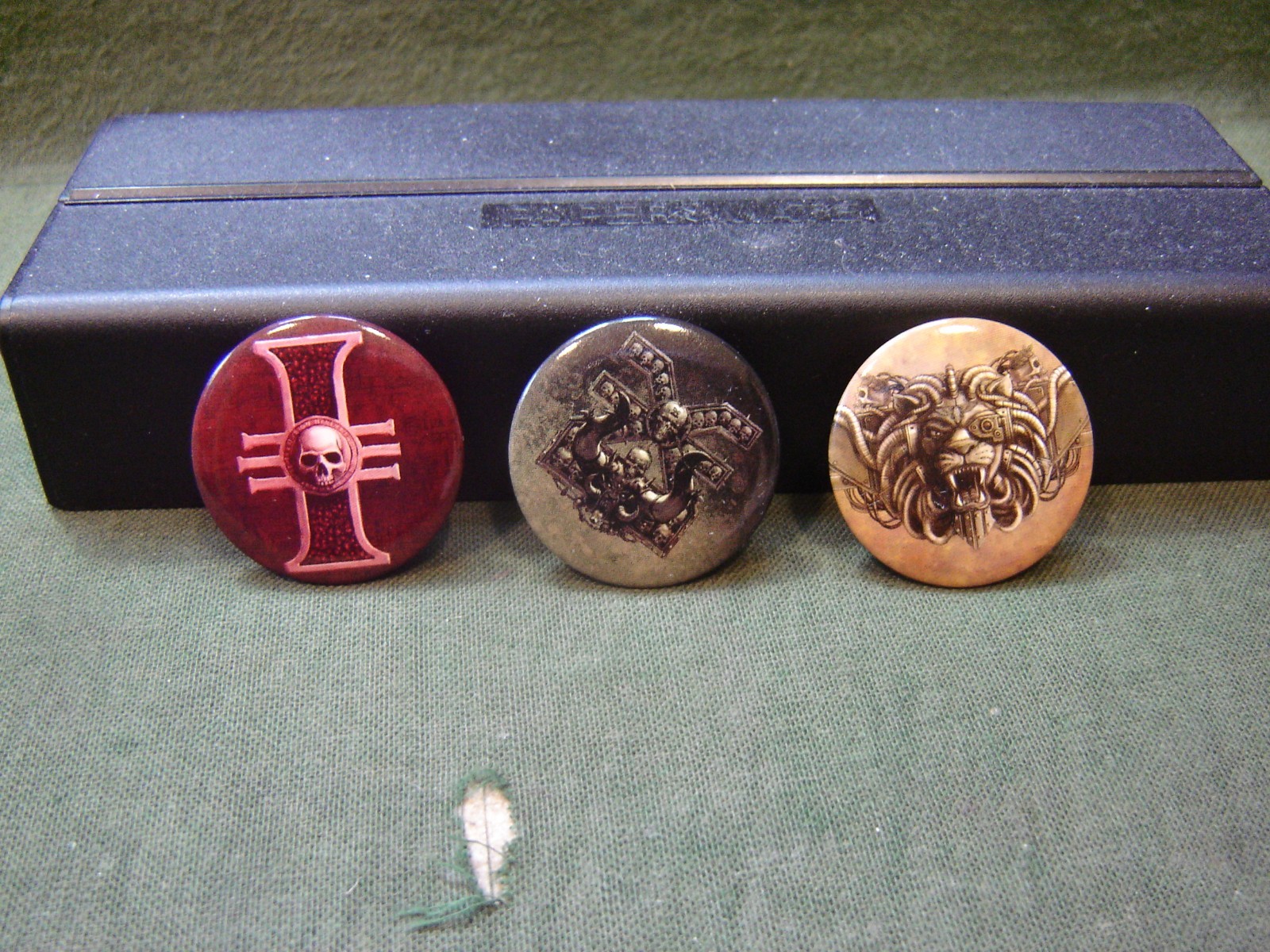 2017 Warhammer 40k Age of Sigmar Khorne Chaos, Inquisitor Imperial Pin Badges +