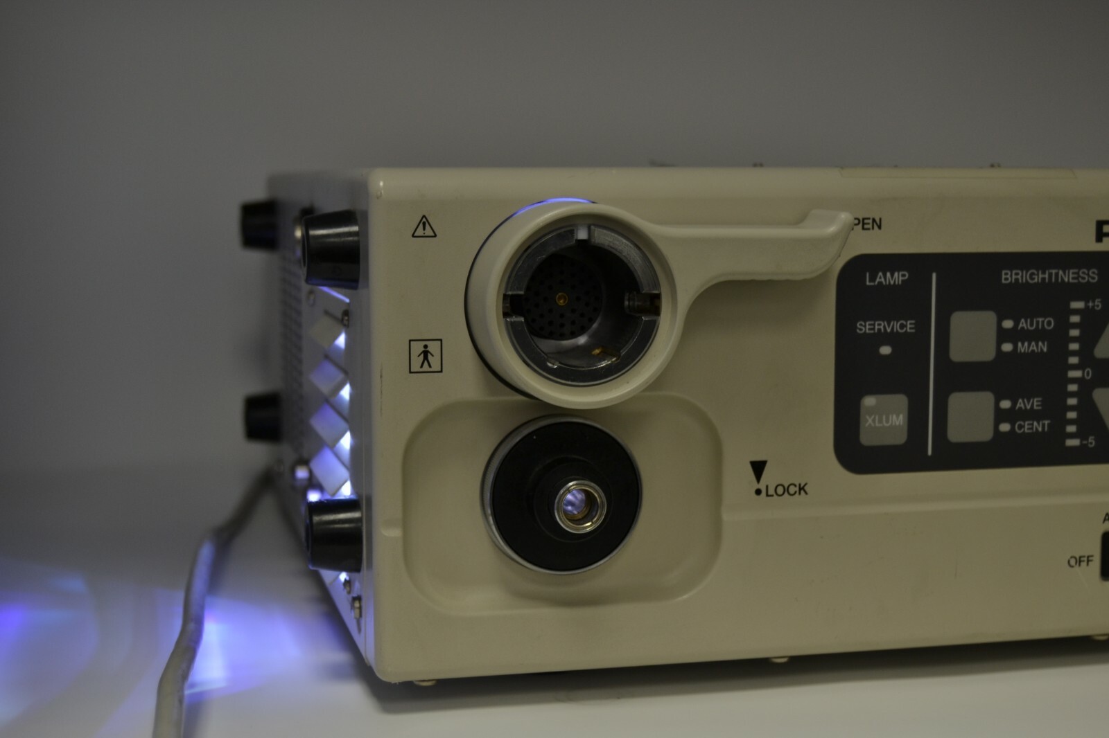 PENTAX EPK-700 VIDEO PROCESSOR LIGHT SOURCE WITH KEYBOARD - PAL