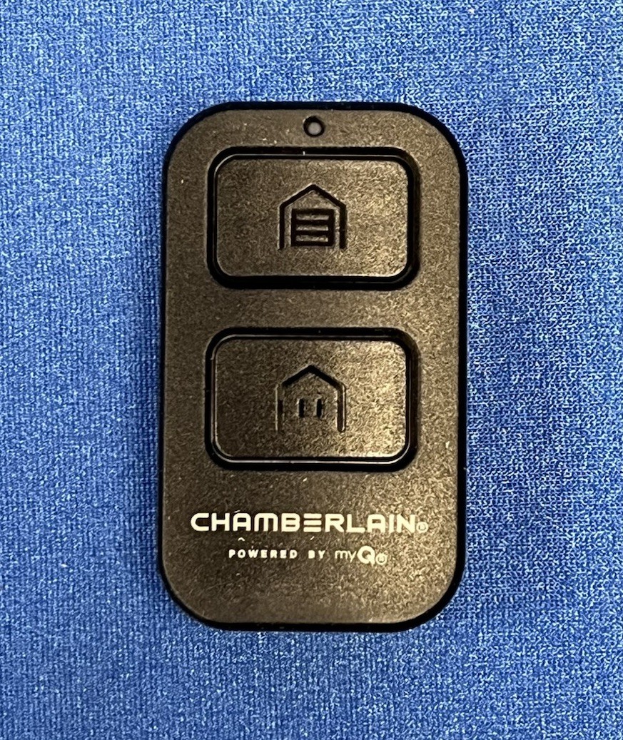 Chamberlain CHU62 Universal 2-Button Garage Door Remote Open Box