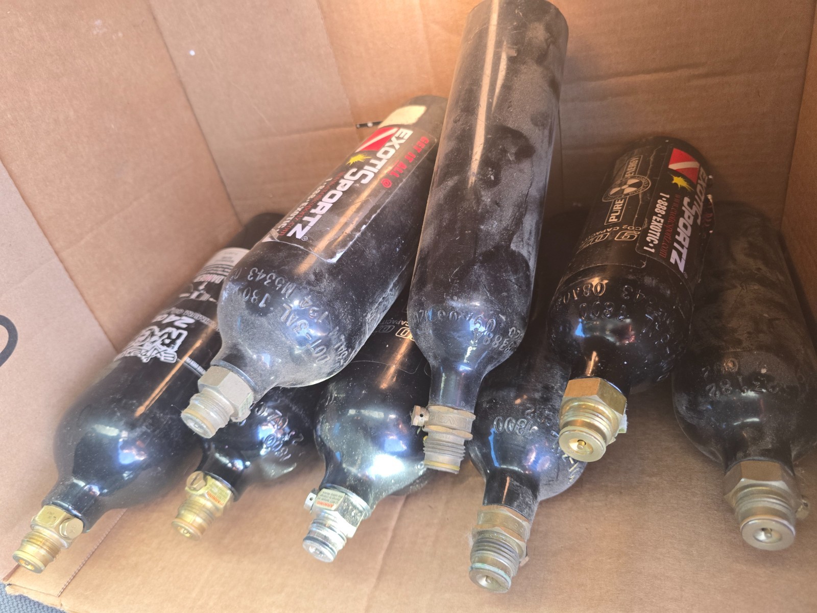 8 CO2 Cylinder Tanks Paintball Gun Tanks Empty 9 Oz Empty 20oz Lot