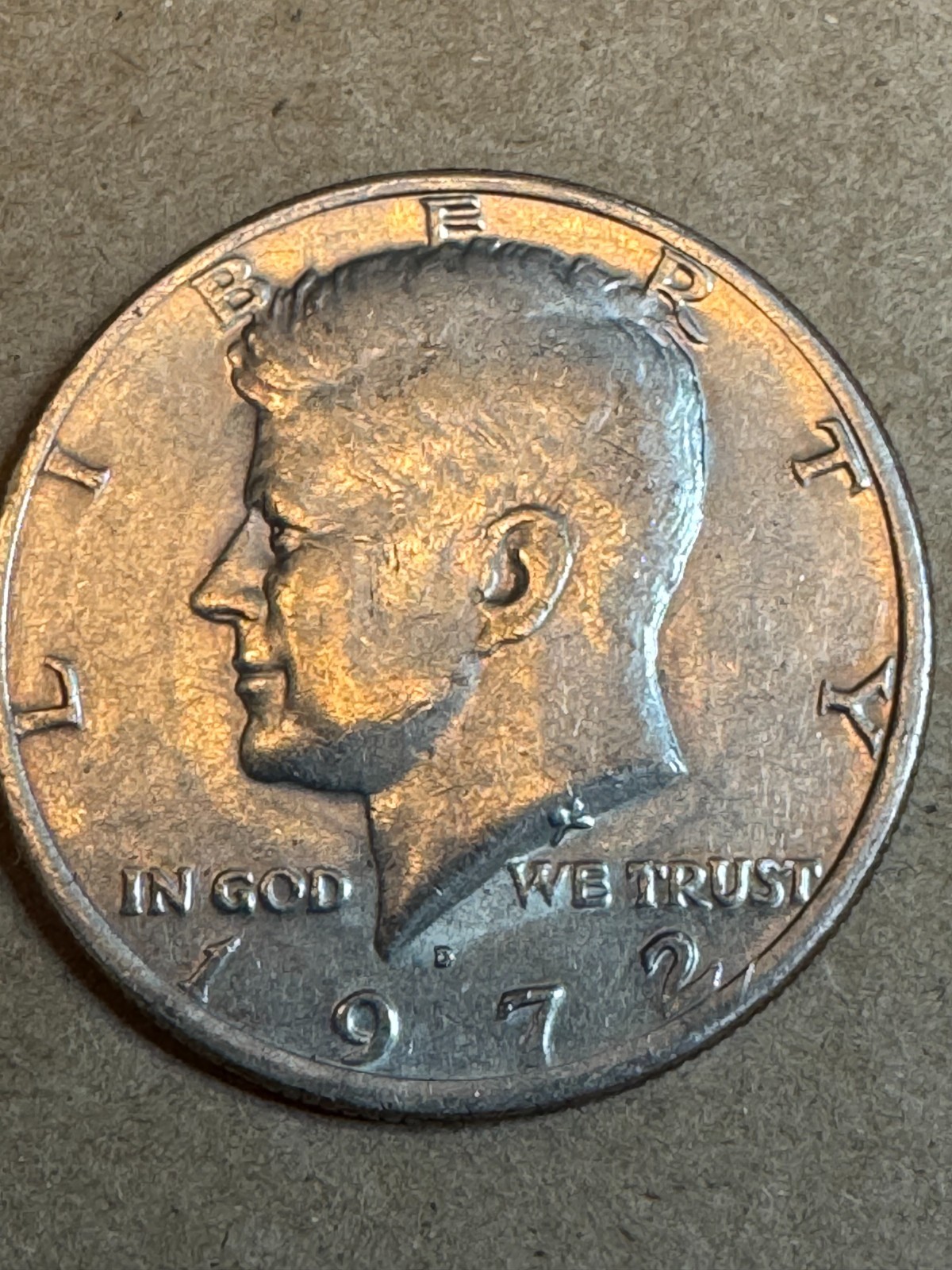 1972 D KENNEDY HALF DOLLAR MISSING/WEAK DESIGNERS INITIALS (NO FG) ERROR