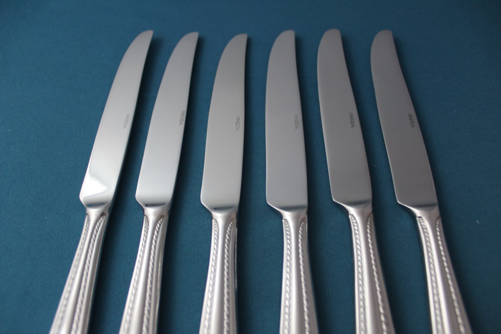 Oneida FLOURISH Dinner Knives Solid (Set of 6) China LIGHT USE 9 1/2"