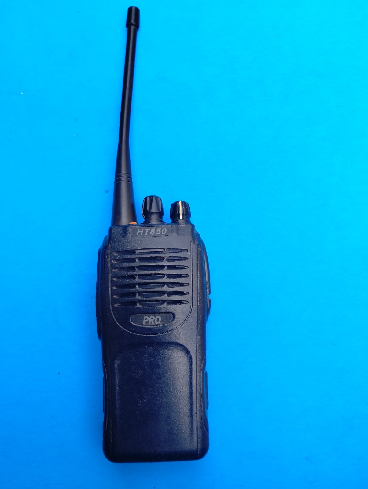 HT850 PRO 16 CHANNEL TWO-WAY RADIO w/ BATTERY, UNTESTED!