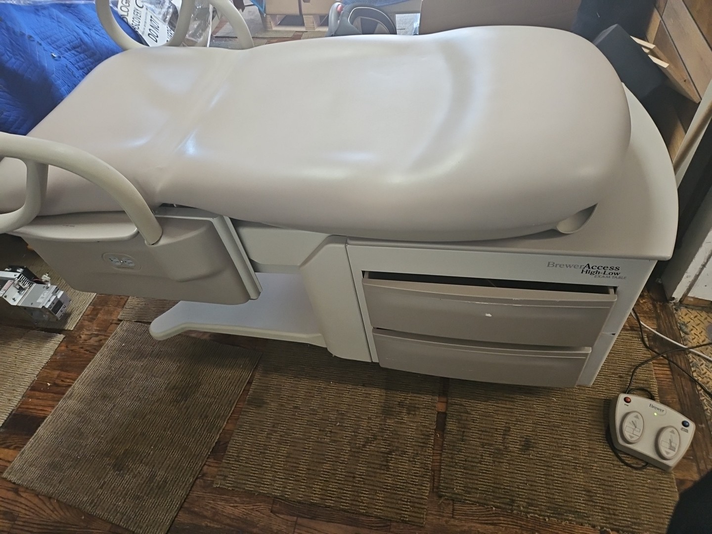 Brewer 6501 Access High-Low Exam Table. 6 Months Warranty.