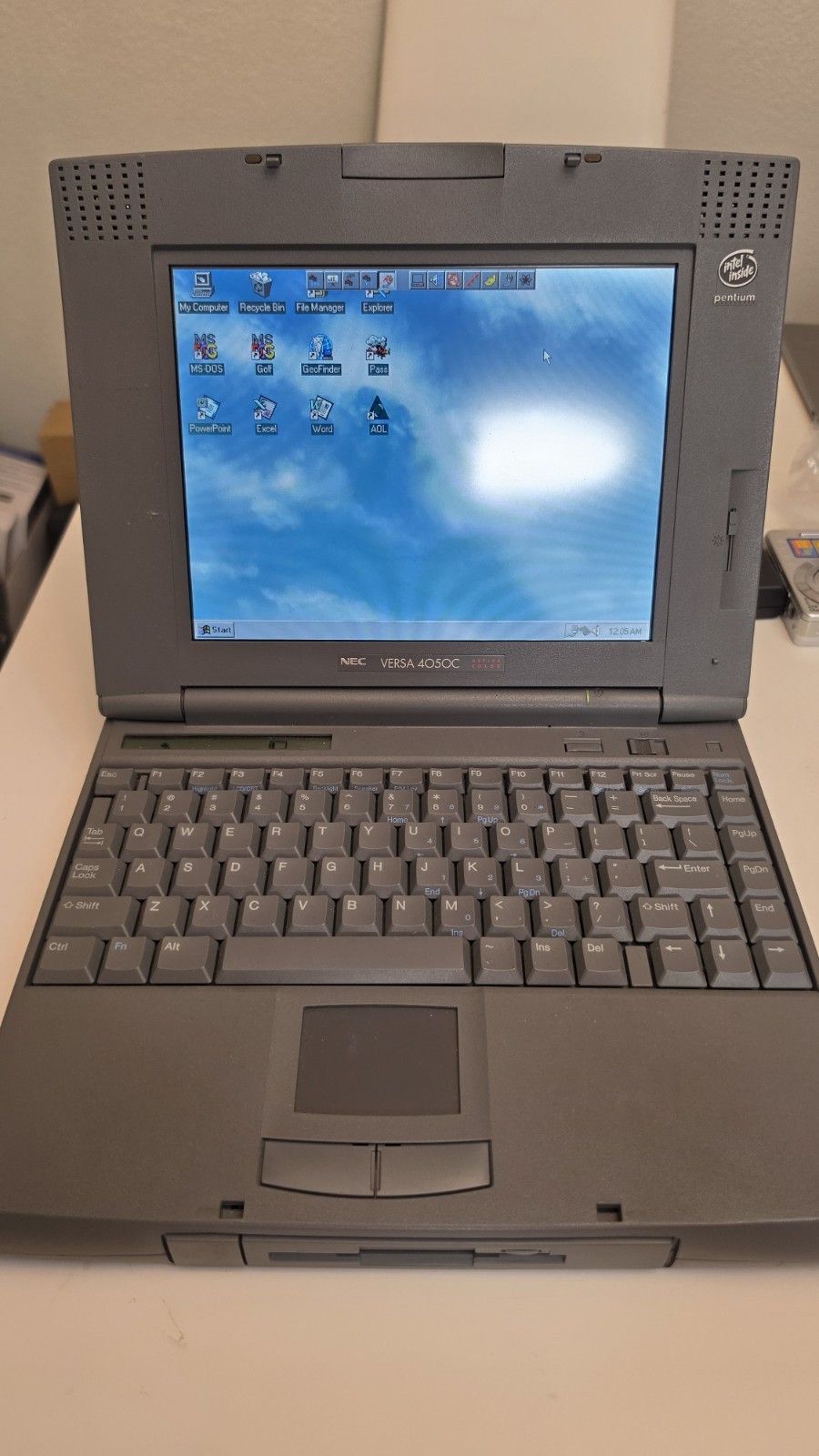 MINT NEC Versa 4050C Pentium 90 Vintage Laptop - Tested Working - CIB Win 95...