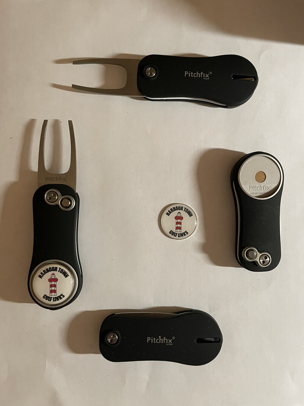 (1) Pitchfix Golf Switchblade Divot Tool Hybrid 2.0 & Harbour Town Golf Marker