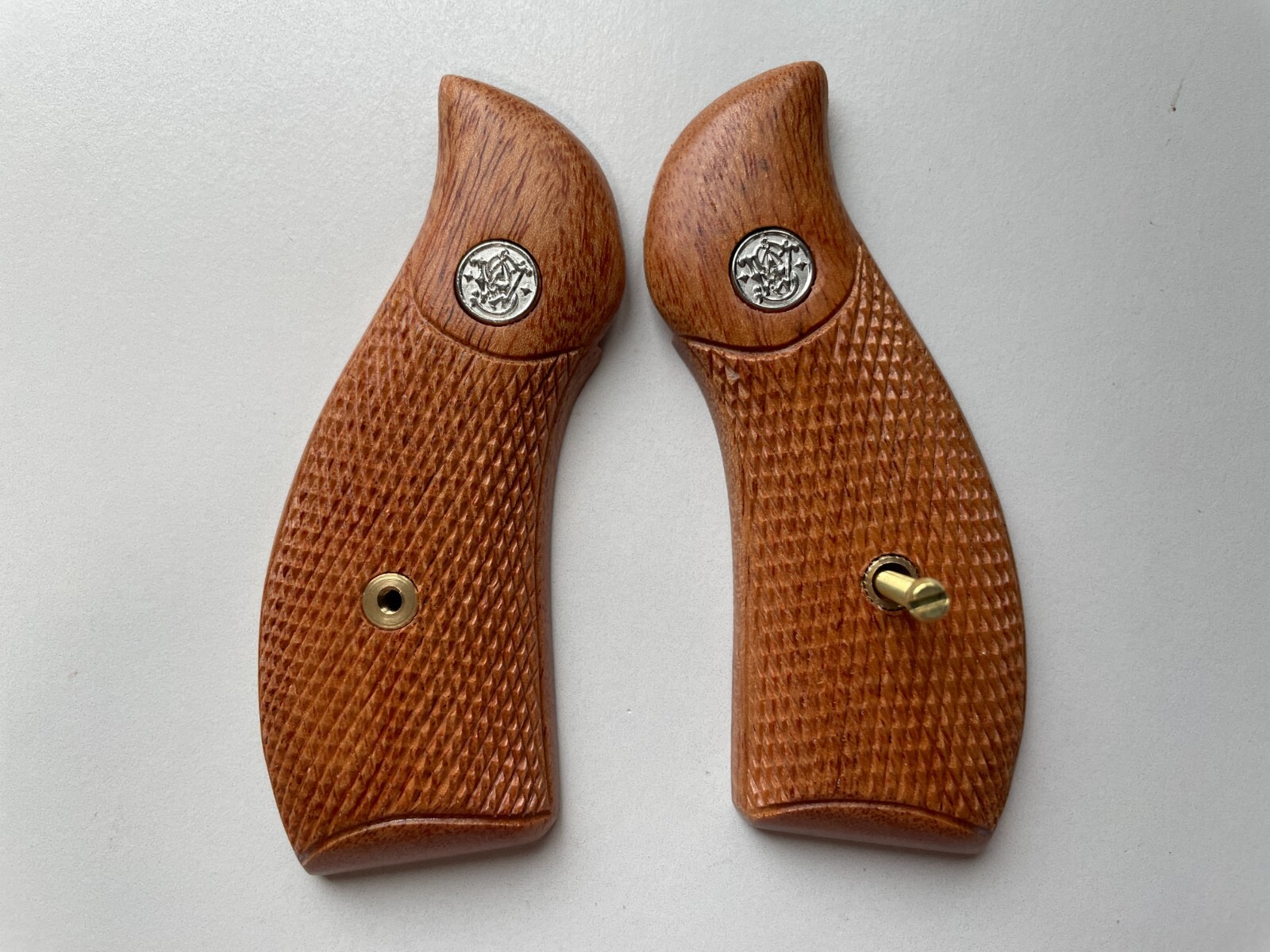 New Style Hardwood Grips For S&W K/L Frame Round Butt Classic Panel Checker