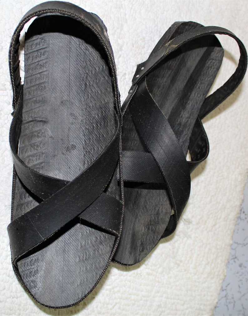 Maasai Handmade Men's Recycled Tire/Tyre Akala Sandals