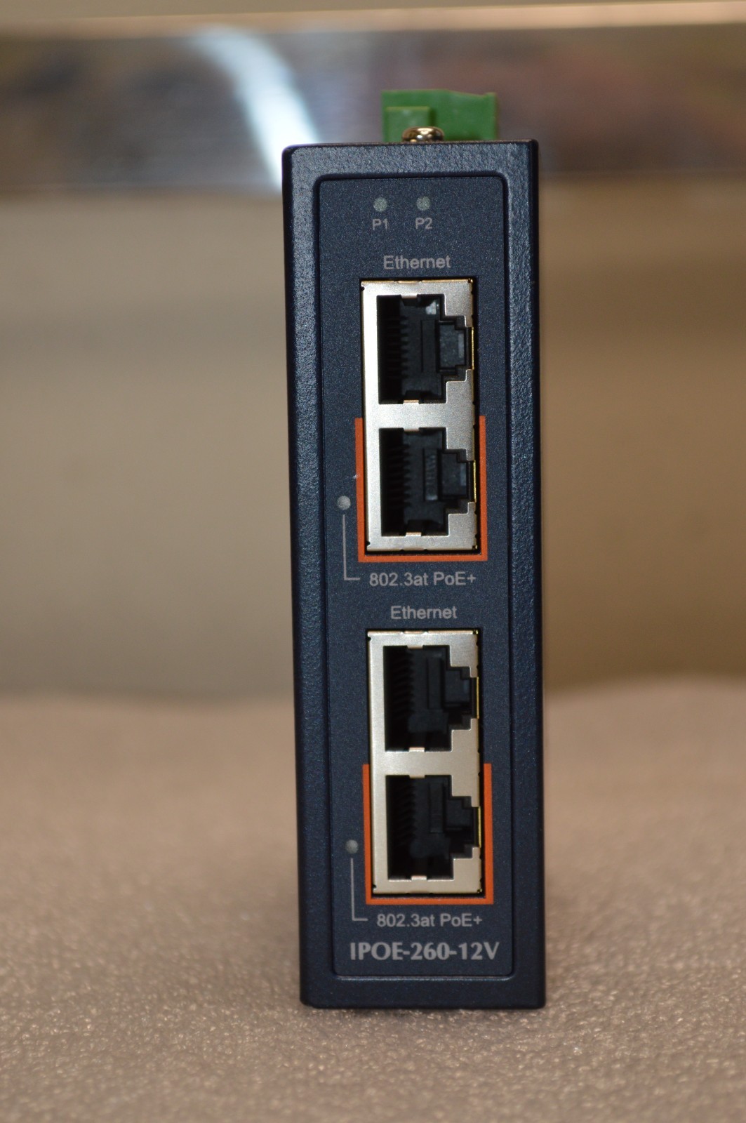 Planet IPOE-260-12V Industrial 2-port 10/100/1000T DC POE Injector