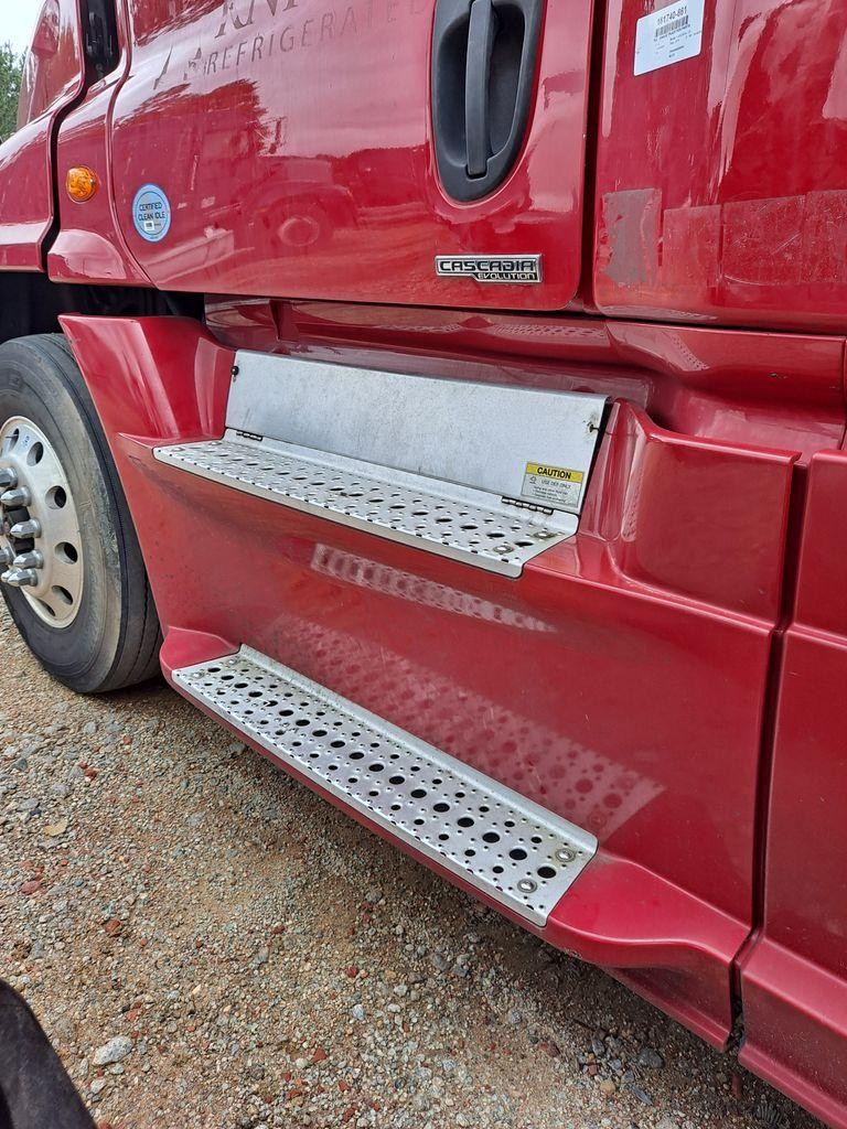 For 2016 FREIGHTLINER CASCADIA 125 SIDE FAIRING Left ,  GA