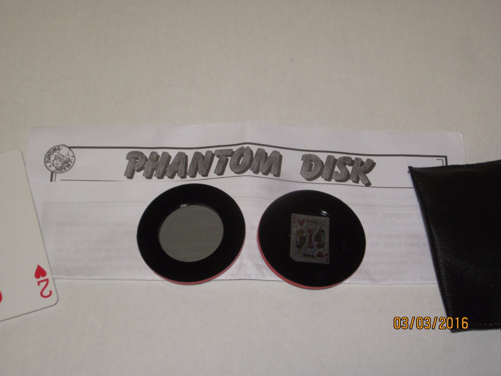 Phantom Disk Magic Trick - Close Up Illusion, Street, Card Magic, Spooky Effect