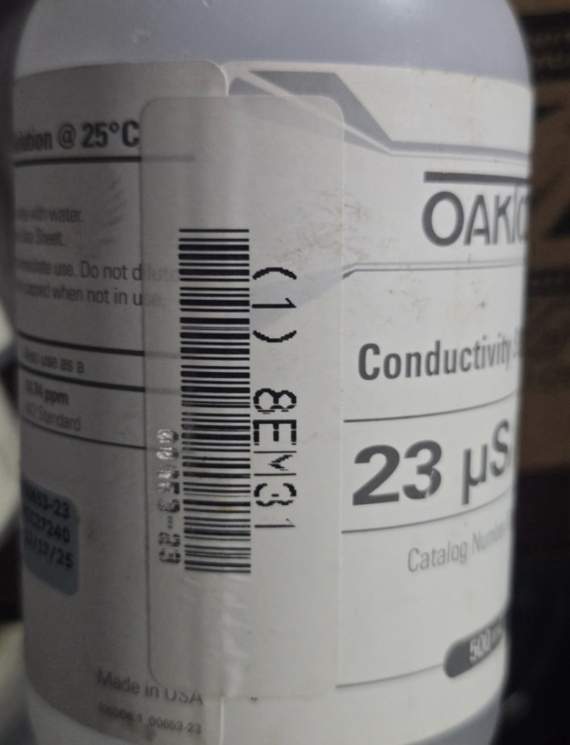 A0.1 Oakton WD-00653-23 Conductivity Calibration Solution 23 µS/cm 500 mL
