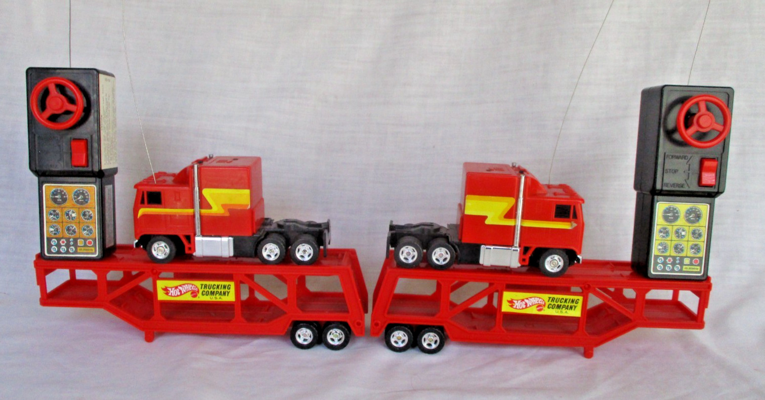 2 Vintage 1981 Hot Wheels R/C Remote Control Hauler Semi Trucks Mattel # 5051