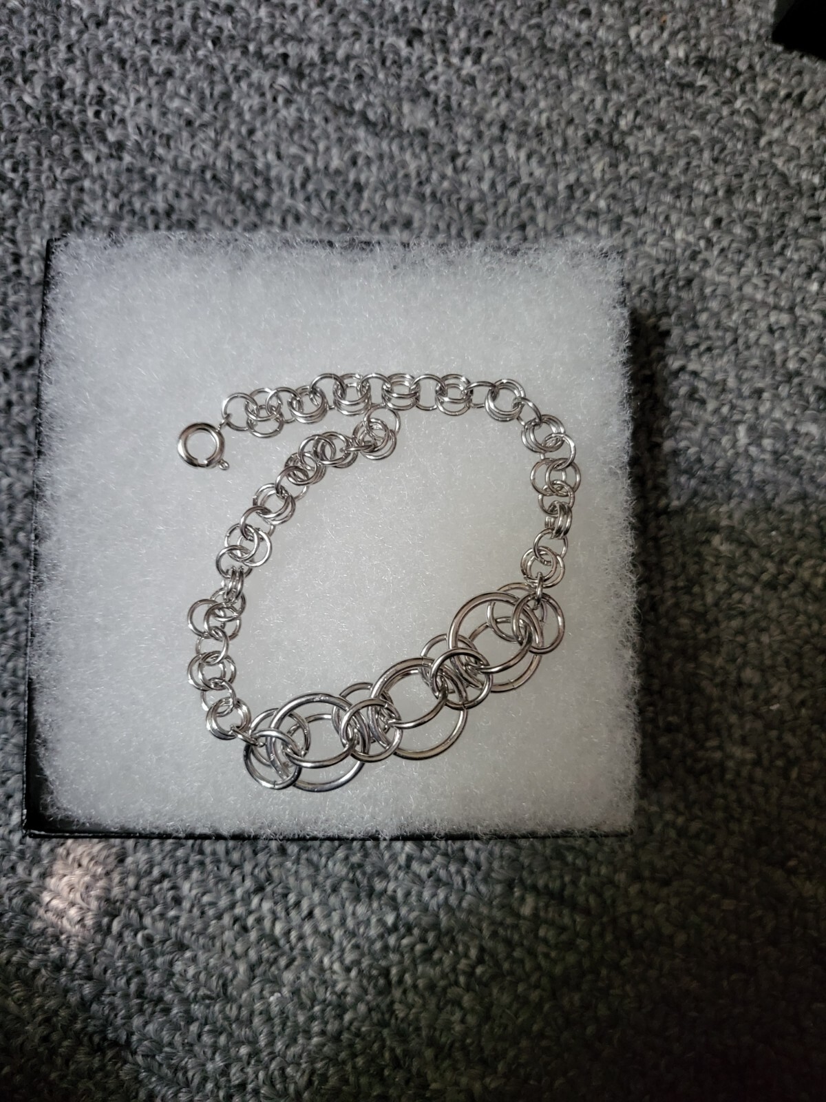 Delicate helm ornament chainmaille bracelet 8"