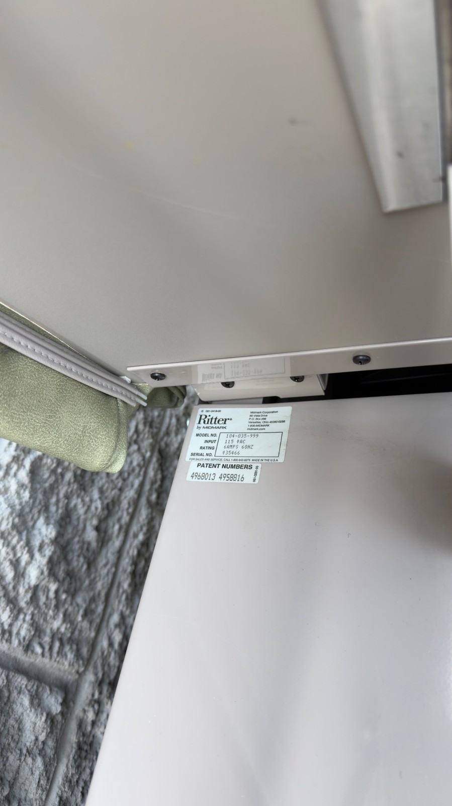 Midmark 104 Medical Examination Table
