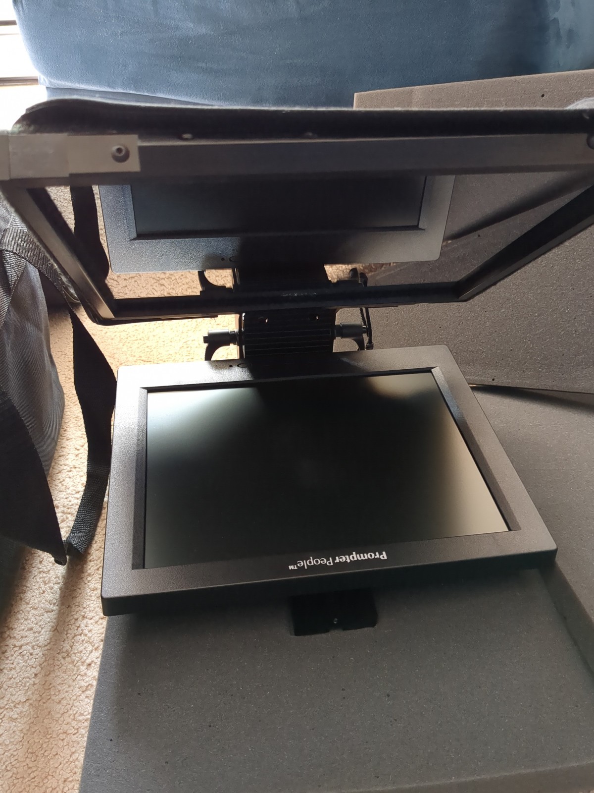 The Prompter People Prompter Pal Teleprompter with software flashdrive