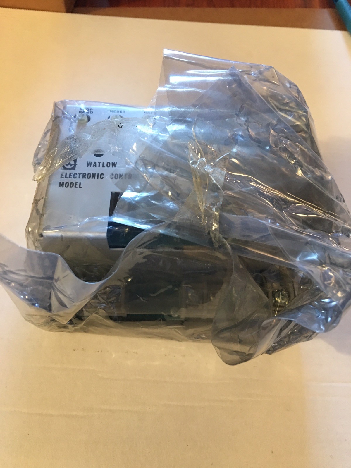 Watlow Electronic Control 2A04-094G-0009