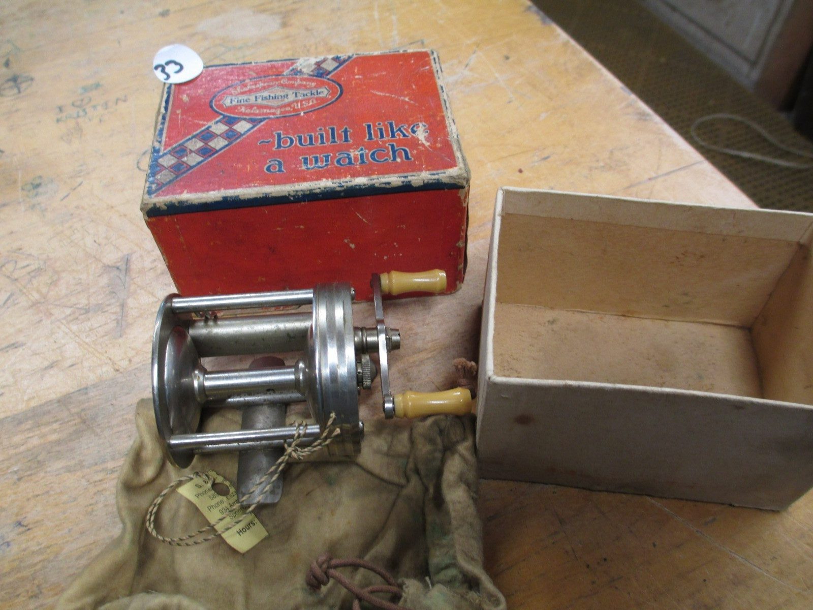 SHAKESPEAR 1960 MODEL 31 w/ BOX  FISHING REEL - Lot #33