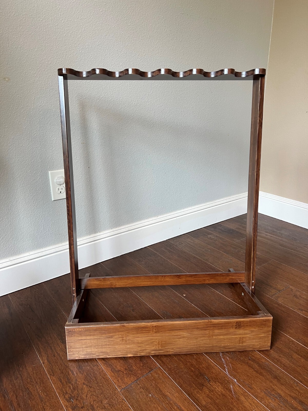 Bamboo Guitar Stand Display Rack for Multiple Instruments A single stand
