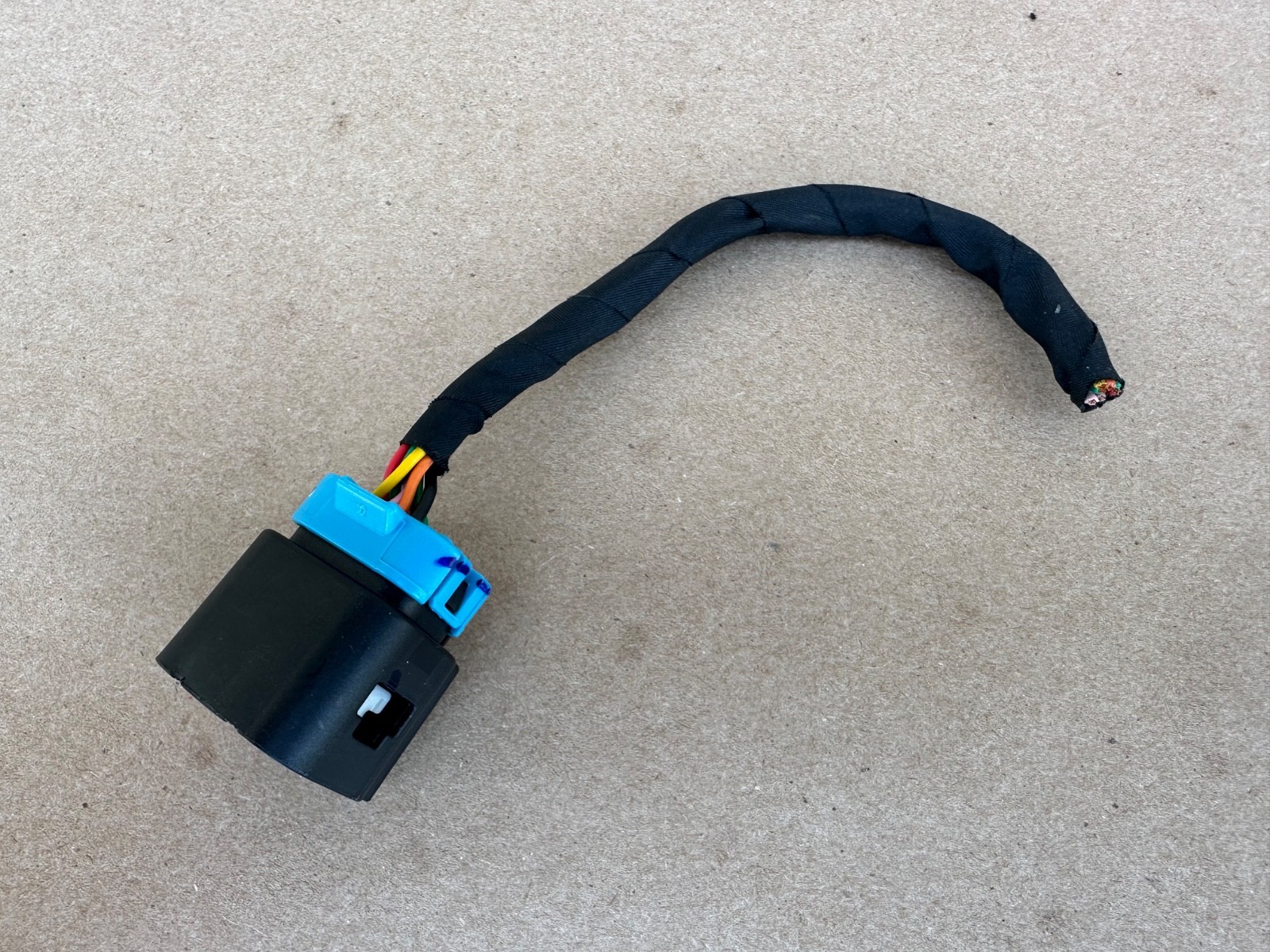2021-2024 Genesis G80 OEM Blind Spot Radar Sensor Wiring Socket