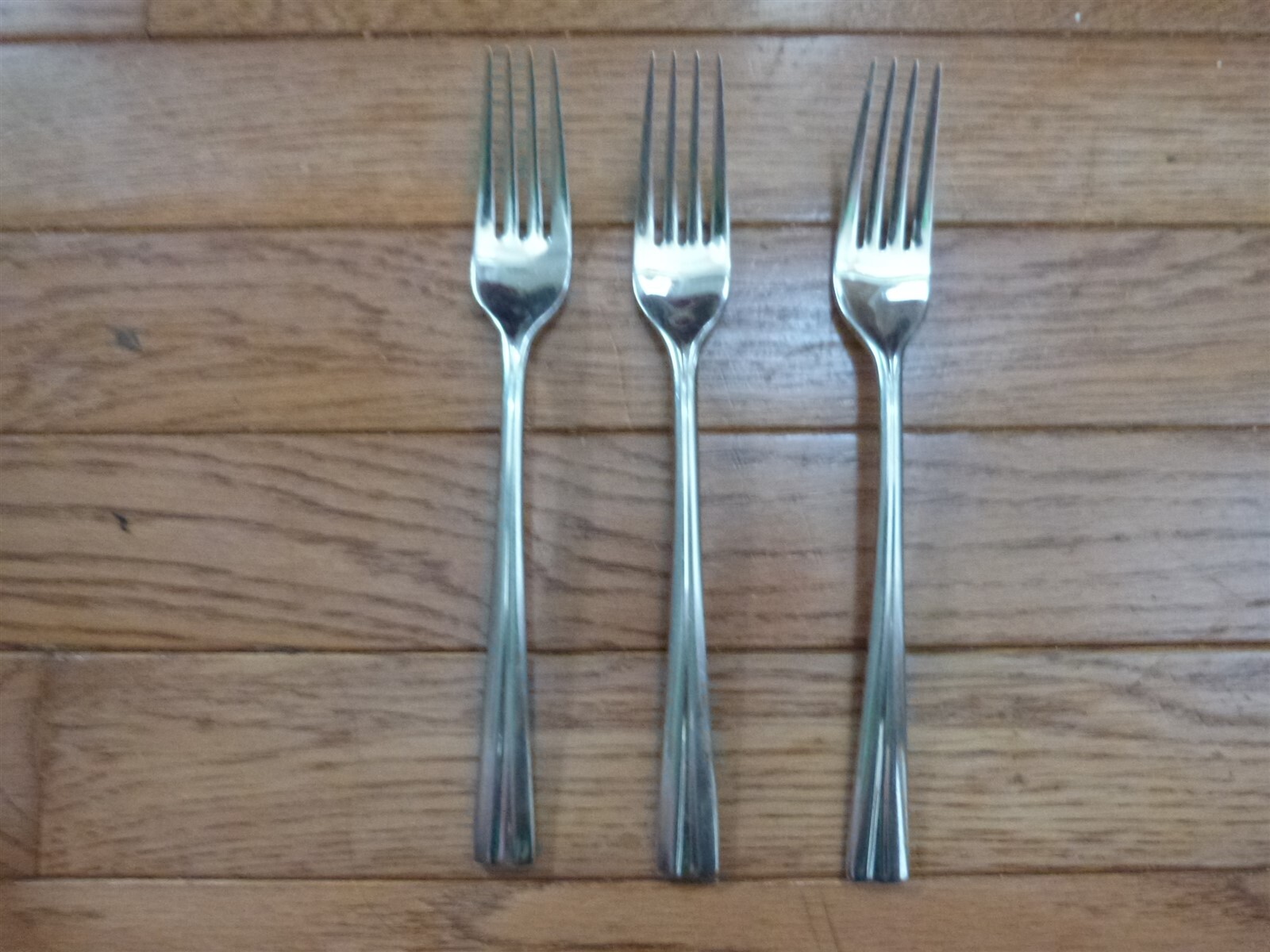 3 Reed & Barton 18/10 Stainless Steel Flatware Tempo DINNER FORKS 8.12"