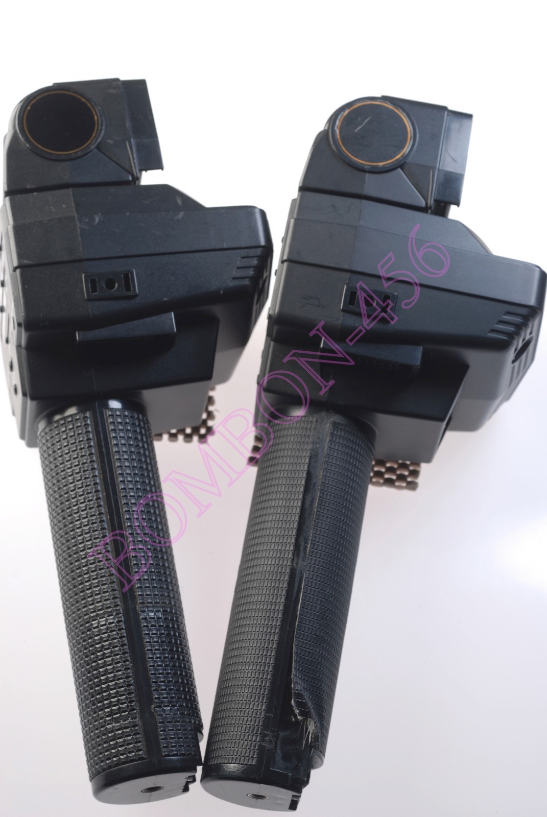 SUNPAK 622 PRO FLASH, GOOD WORKING CONDITION. TESTED. (X2 PRO FLASHES)