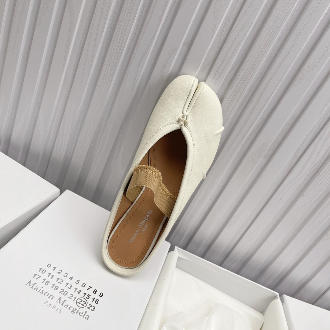Maison Margiela Highly Popular & Comfortable Split-Toe Shoes — Size 38