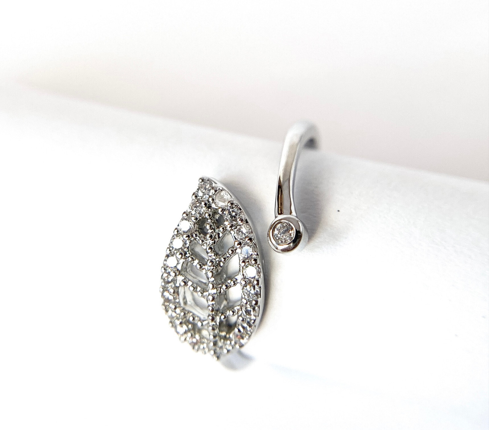 Leaf Multi-Paved CZ Gems Adjustable Mid Ring / Toe Ring