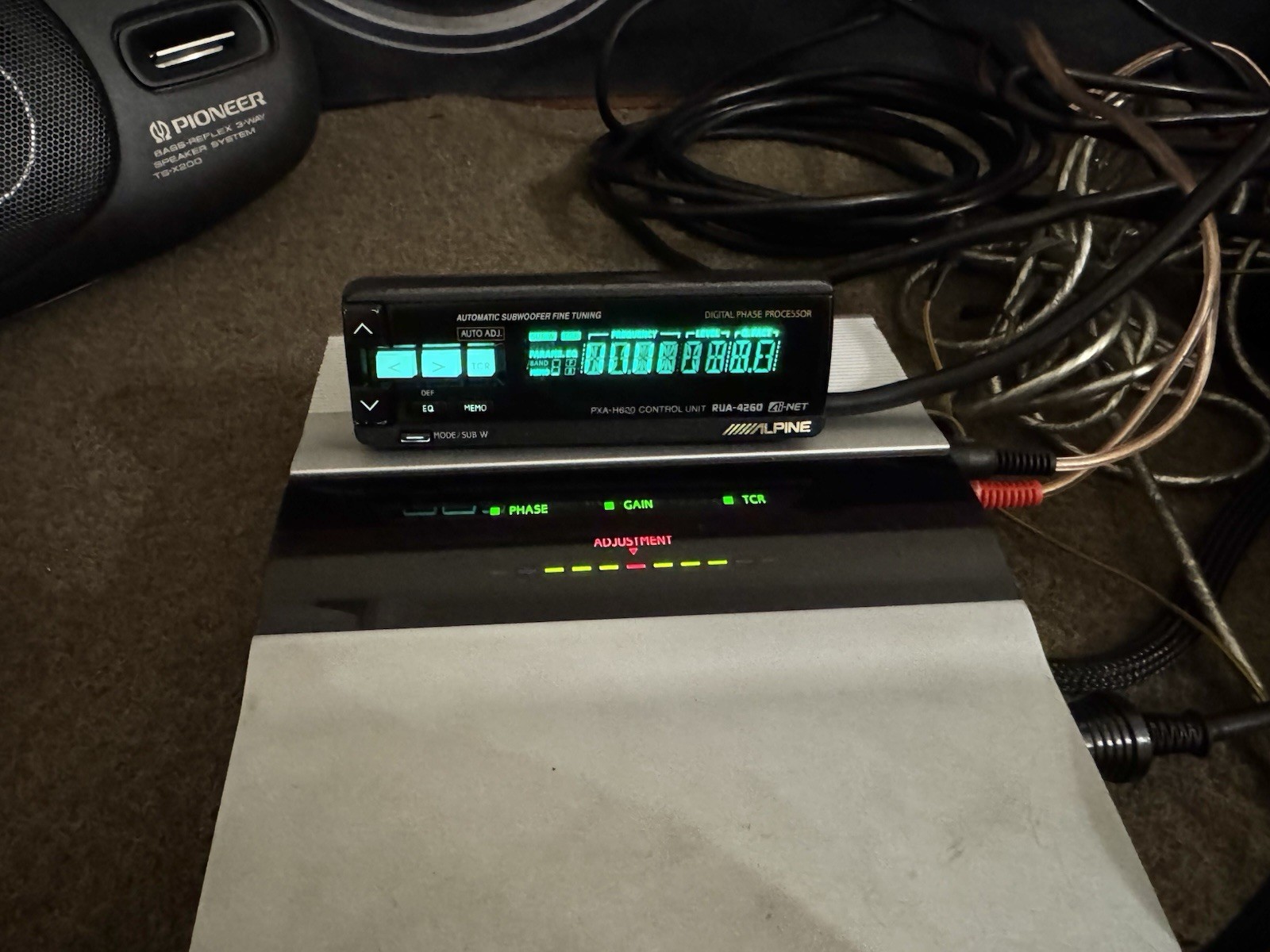 ALPINE PXA-H600 Digital Audio Processor & PXA-H600 Controller Old-School
