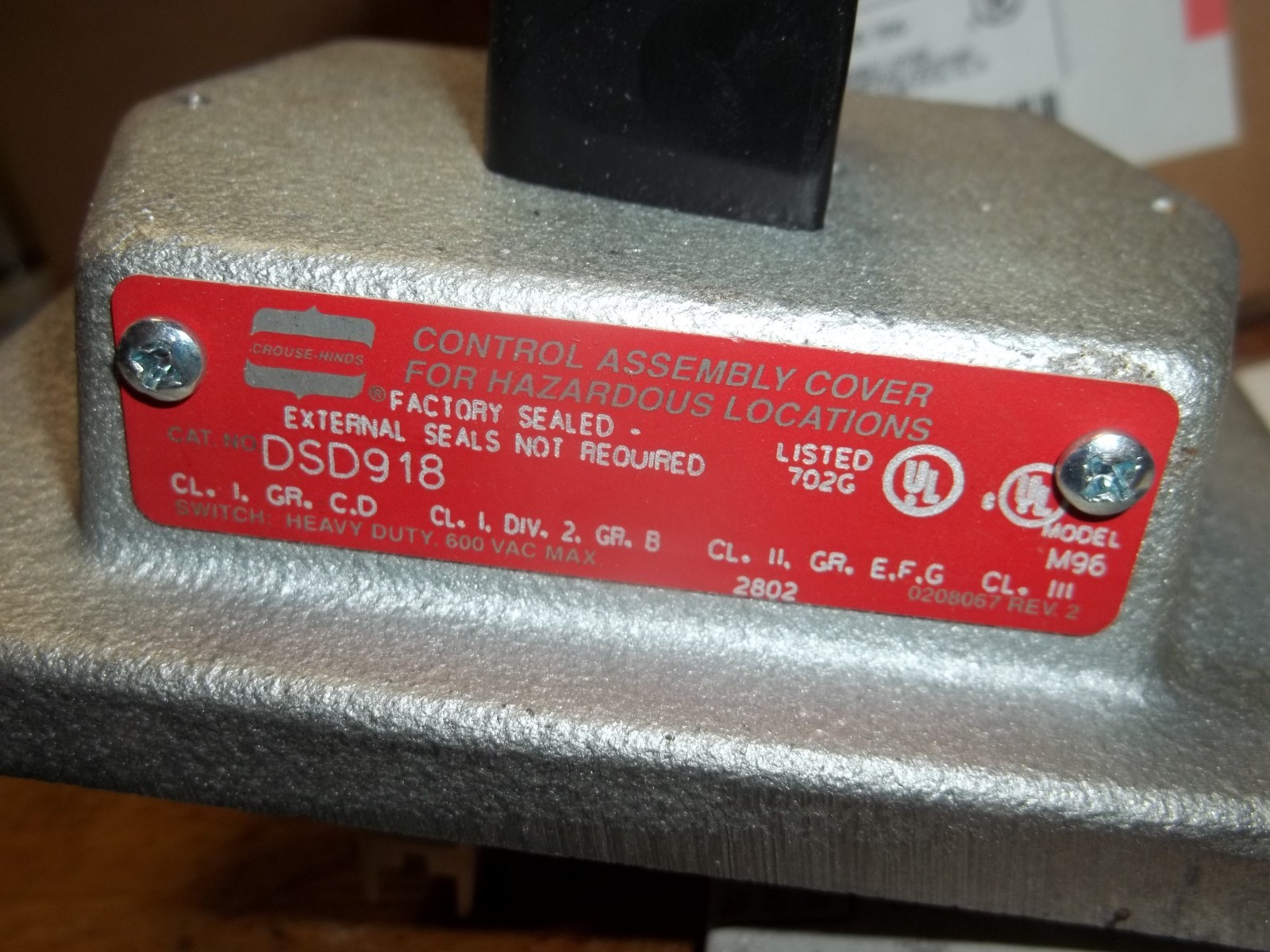 COOPER DSD918 EXPLOSION PROOF FRONT OPERATED COVER W/ SINGLE PUSHBUTTON (488)