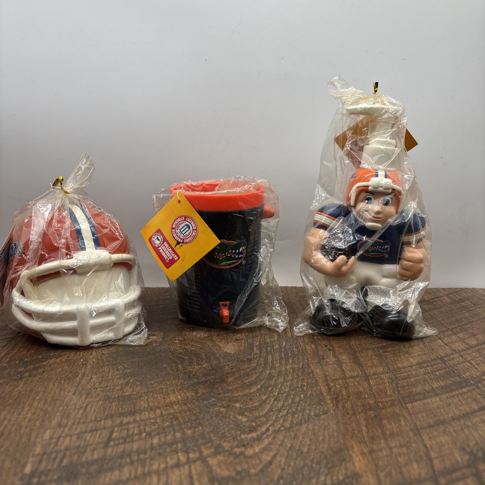 VTG GATORS UF BATHROOM SET Soap Dispenser Toothbrush And Stepping Cup