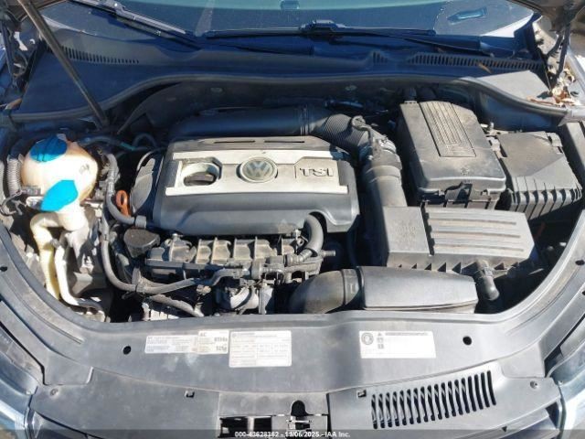 EOS       2012 Glove Box 4915256
