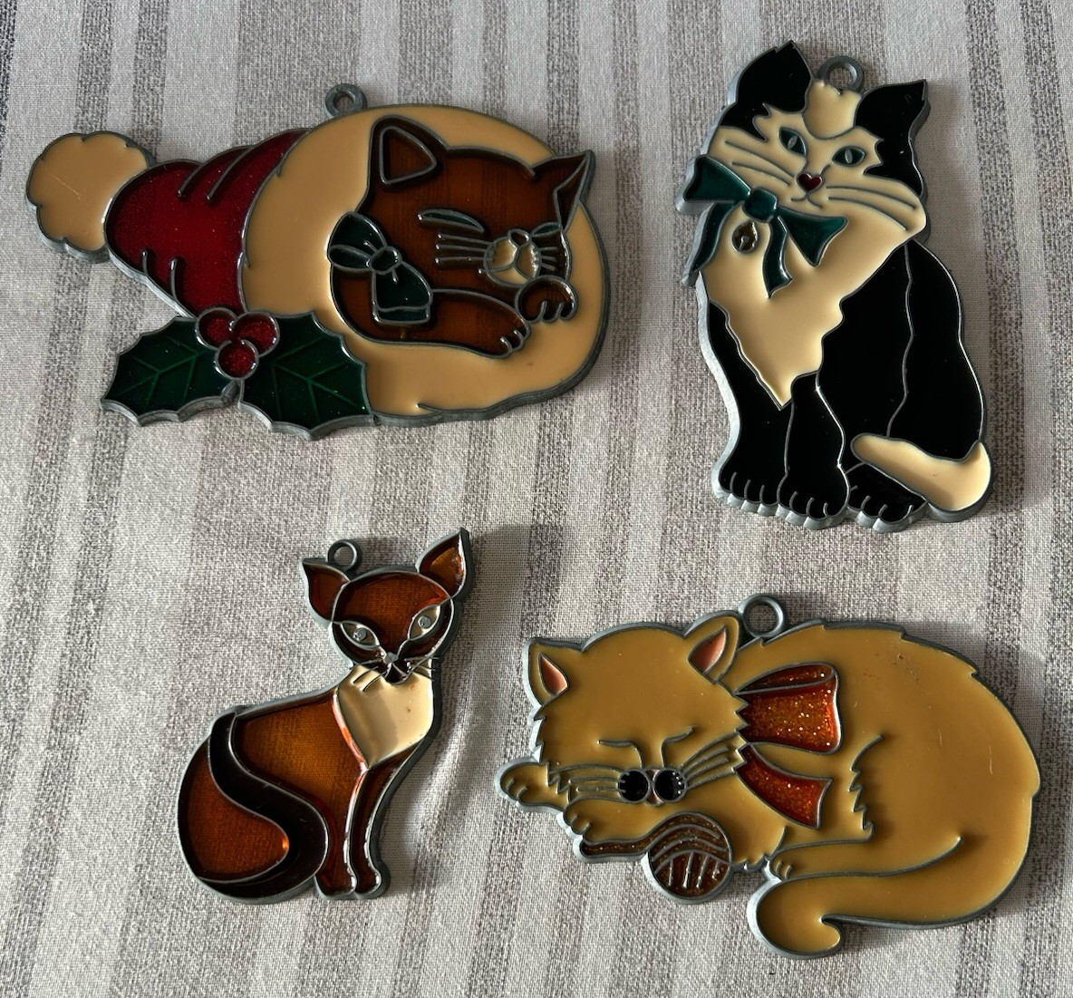4 Vintage Acrylic CHRISTMAS   SUNCATCHER CAT Ornaments