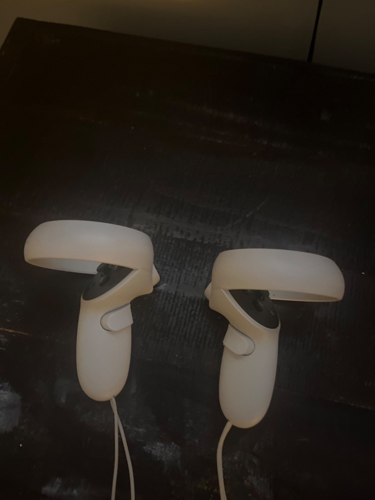 Meta Quest 2 - White - No Damage - Oculus - No Charger comes with.