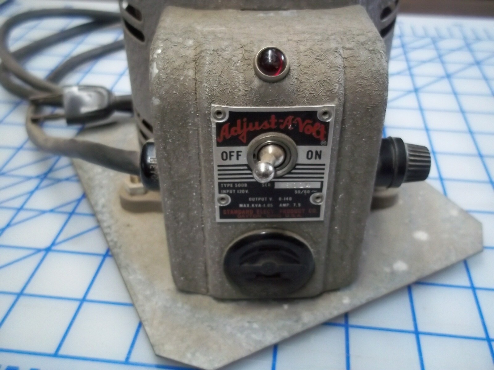 Adjust A Volt 0 to 140 Volt transformer 7.5amp Standard Electric Product Co.