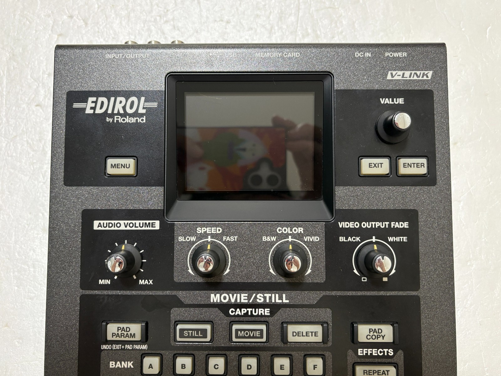 Roland Edirol P-10 Visual Sampler Video Presenter with Power Cable and SD Card