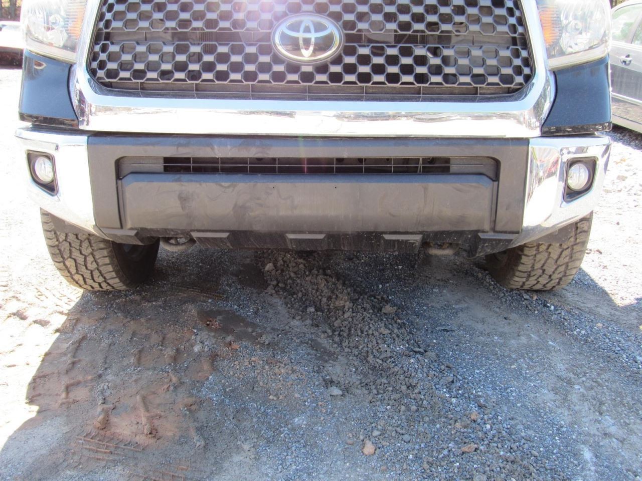 TUNDRA 2019 Glove Box 1031843