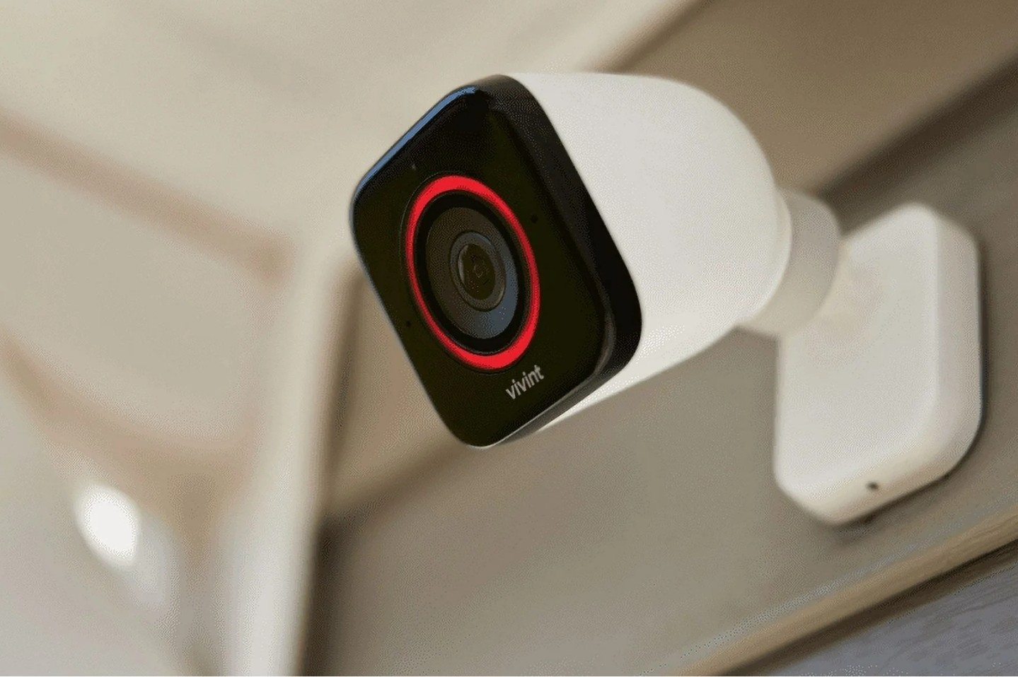 Vivint Outdoor Camera Pro Gen 2 VS-ODC350-WHT | 1080p FHD Smart Security Camera