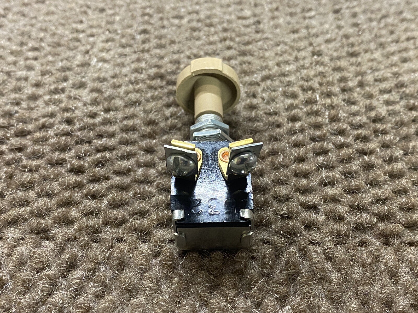 Cessna Push/Pull (OFF/ON) Switch | 0713026-4 | NEW