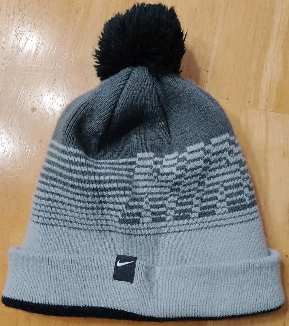 nike youth boys winter beanie hat