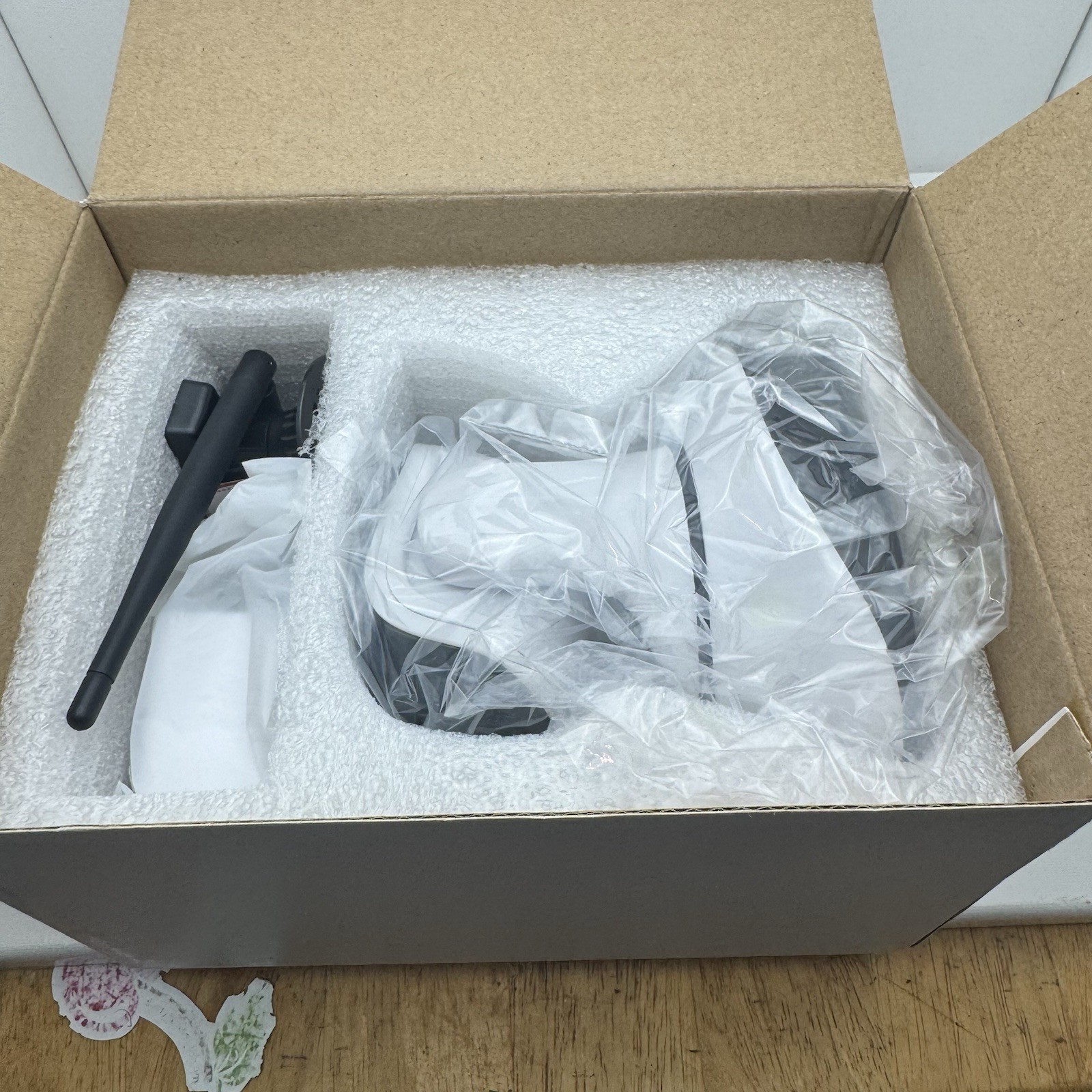 SecureNet SN-631PT1 Wireless Indoor 720P Pan Tilt Camera Open Box