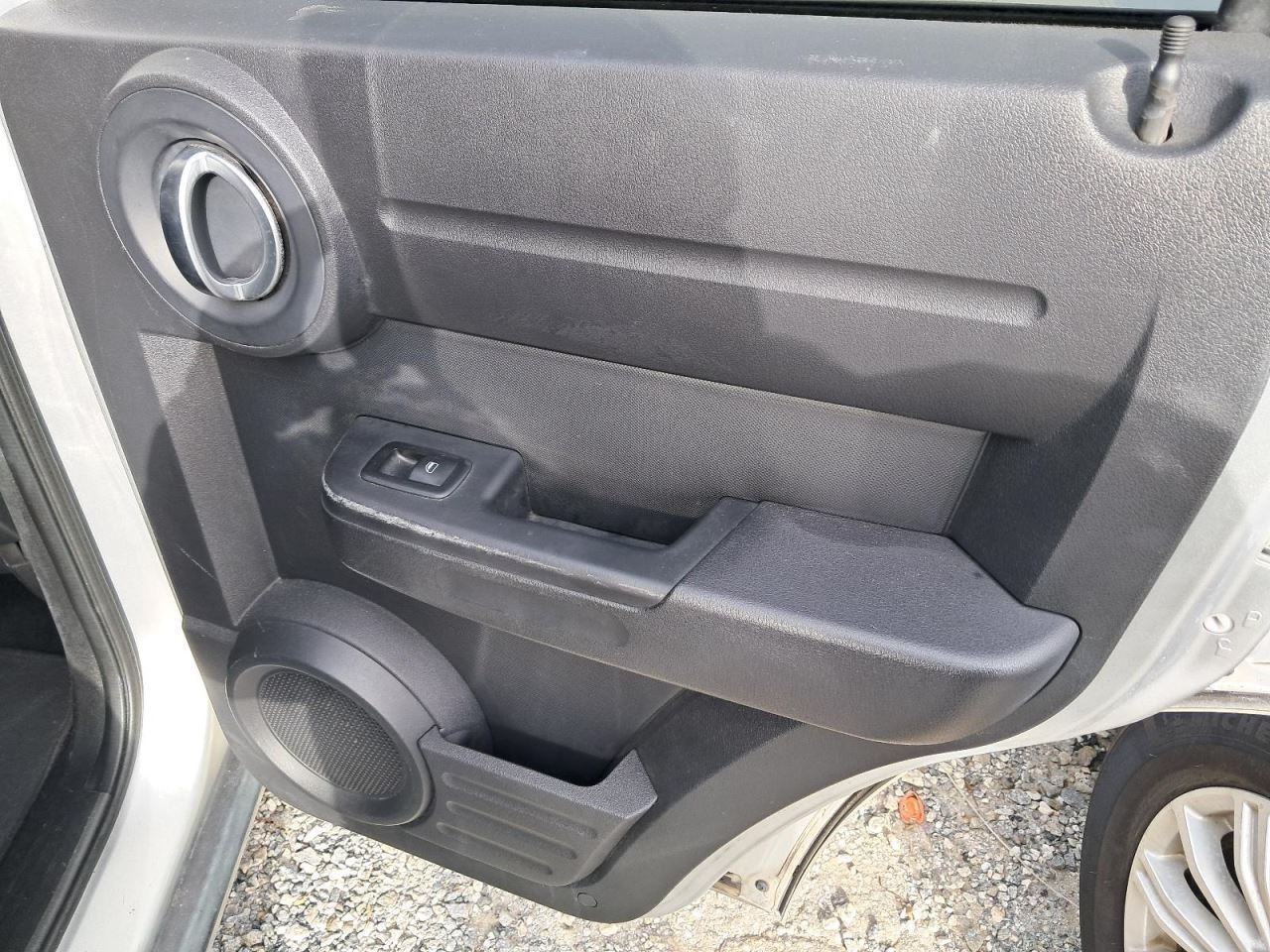 NITRO 2010 Glove Box 4902541