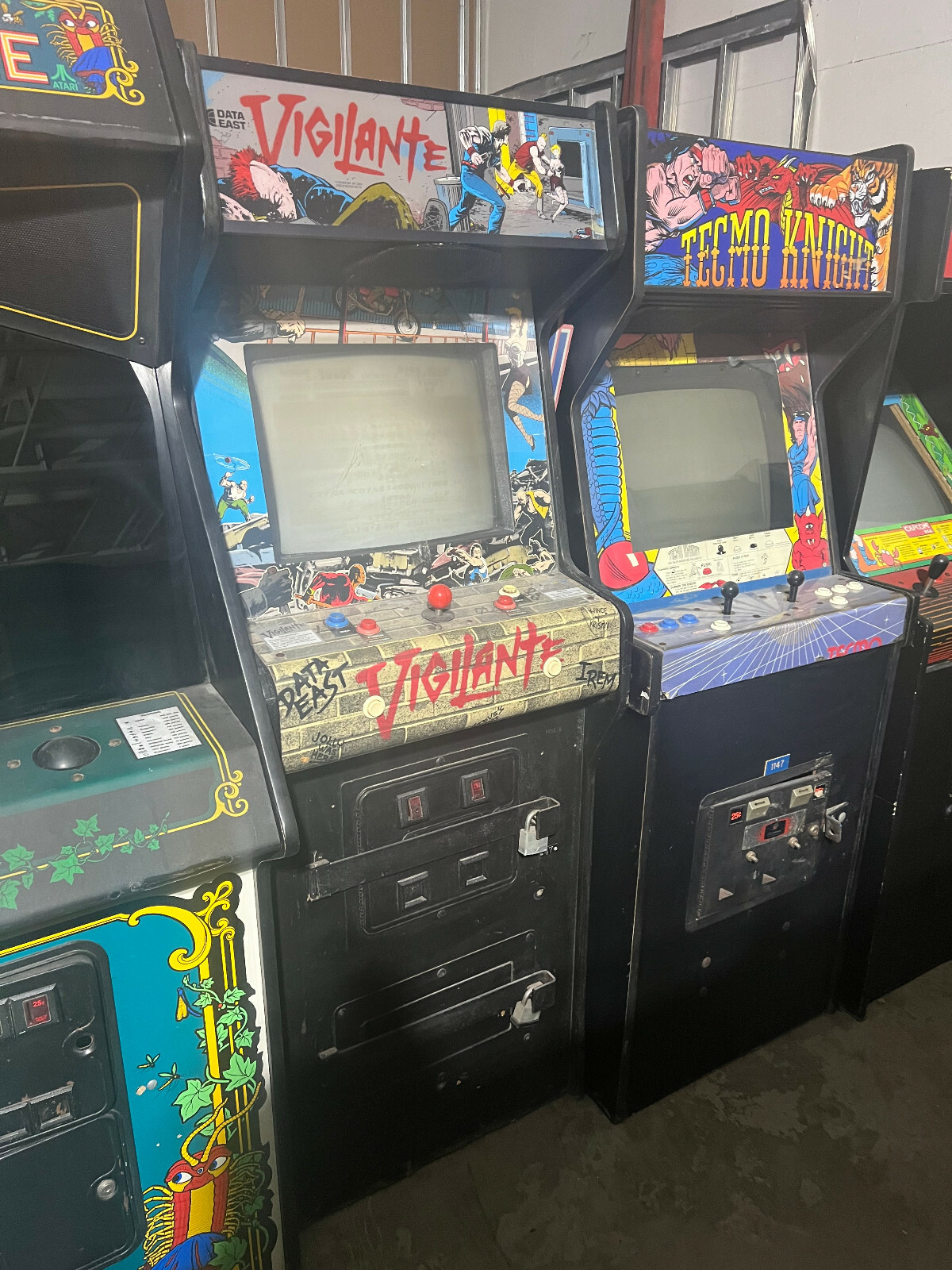 TECMO KNIGHT ARCADE MACHINE by TECMO 1989 (Excellent Condition) *RARE*