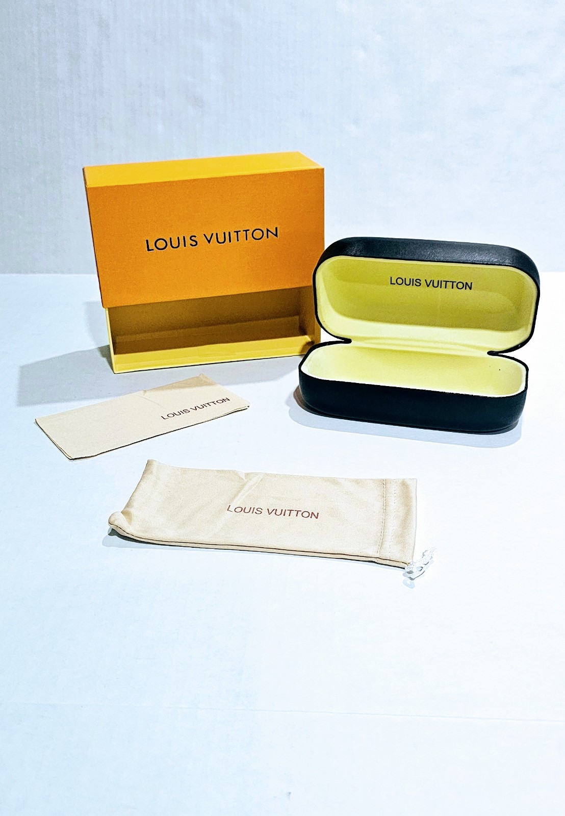 Brown Large Clamshell Louis Vuitton Glasses Case 🔥
