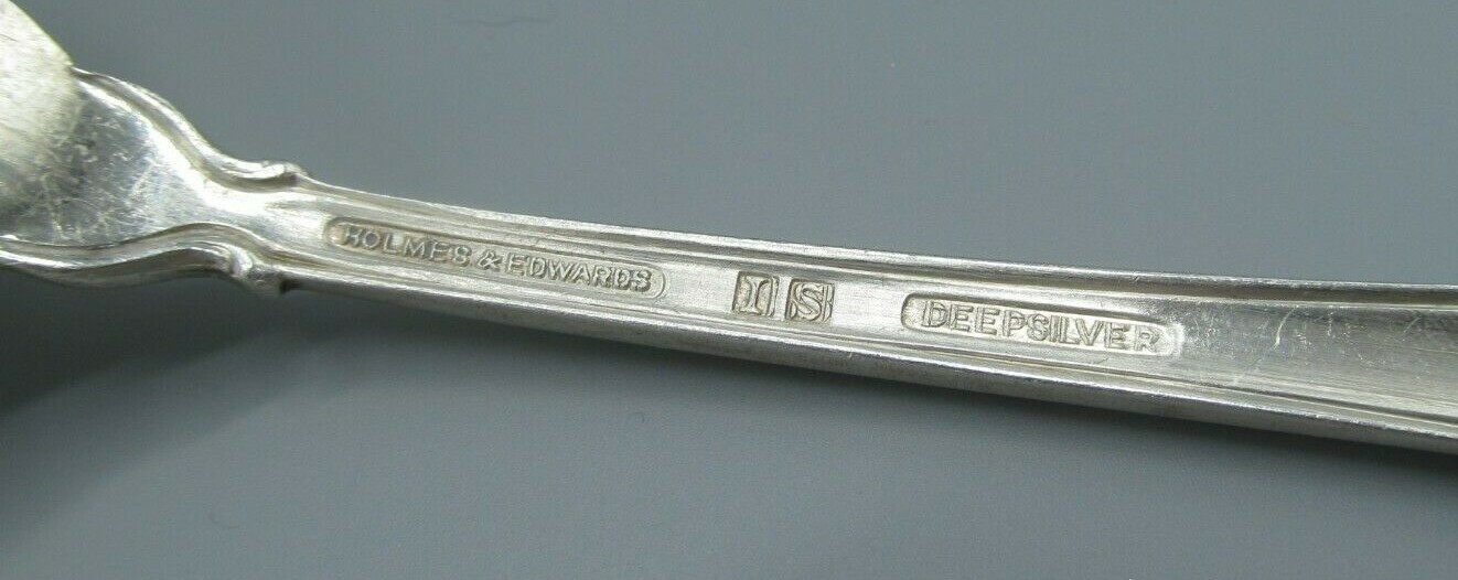 Holmes & Edwards IS SILVER FASHION Deep Silver Plate Silverware Flatware