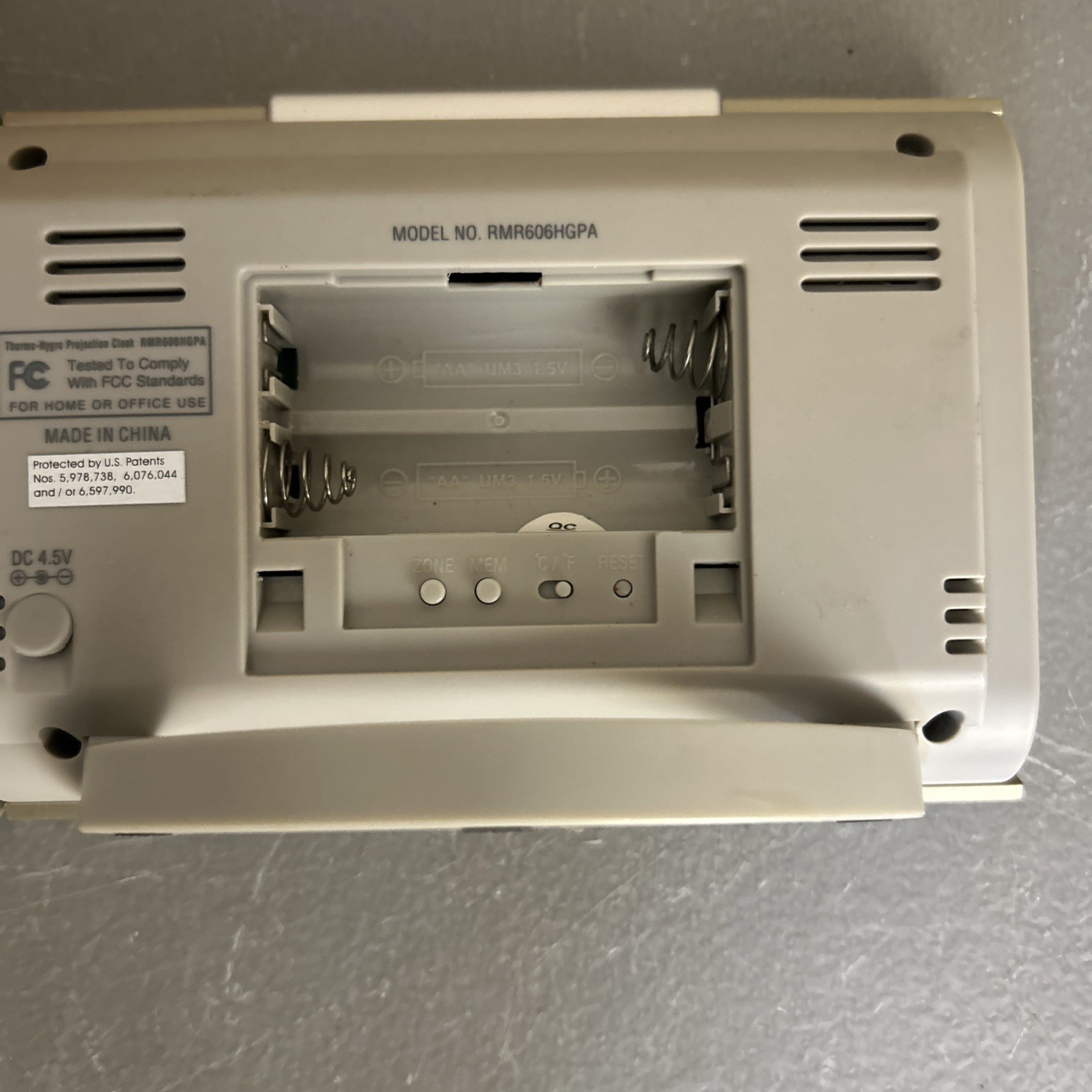 Oregon Scientific RMR606HGPA Projection Clock No Sensor